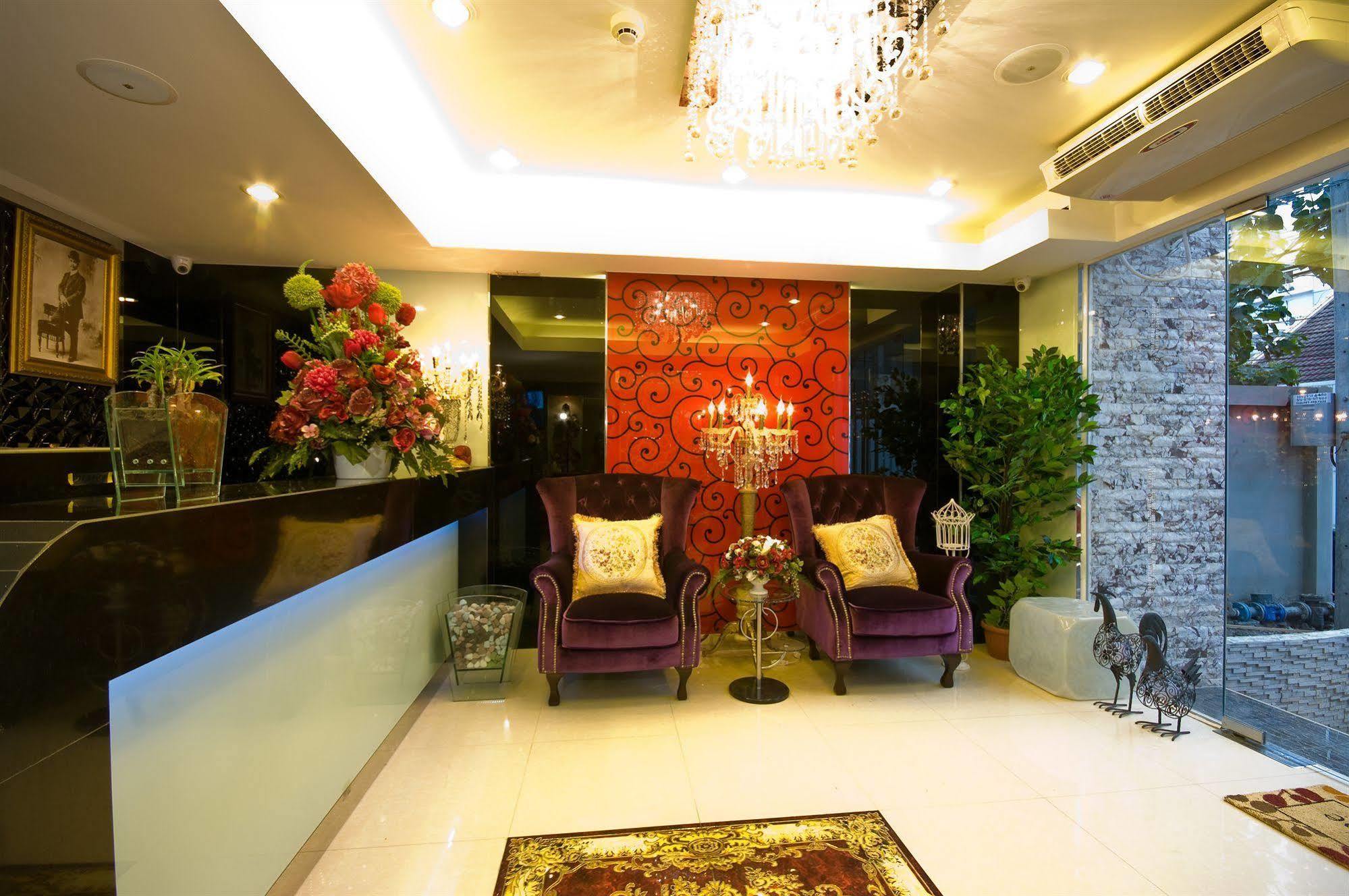 Richly Villa Bangkok Exteriör bild