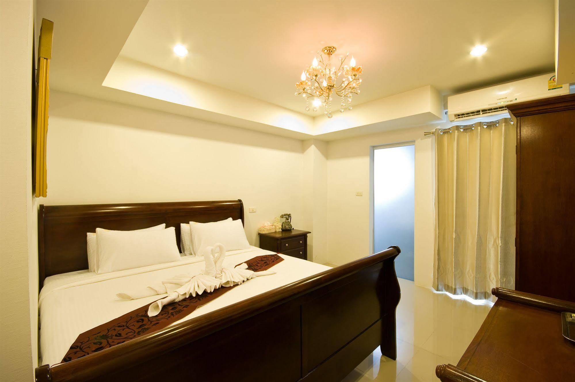 Richly Villa Bangkok Exteriör bild